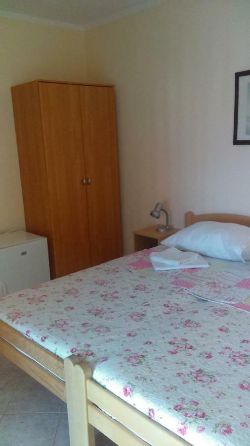 Guesthouse Bili Karlobag Exteriér fotografie